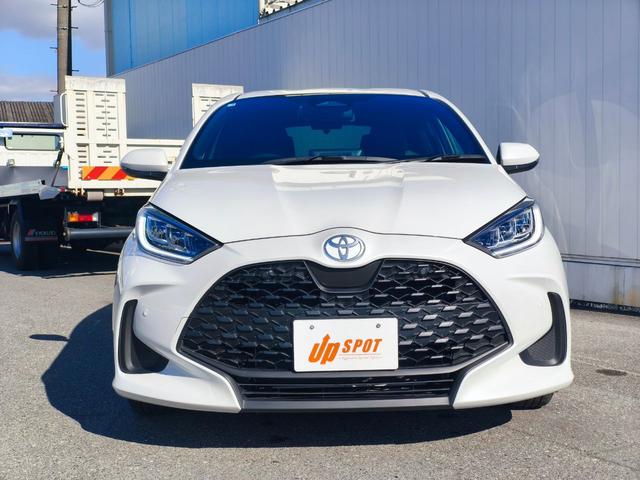 ヤリス ハイブリッドＧ　ディスプレイオーディオ　バックカメラ　ブラインドスポットモニター　安心降車アシスト　前席シートヒーター　３灯式ＬＥＤヘッドライト　ＡＣＣ　ＥＴＣ２．０　ミラー型前後ドラレコ　ＨＤＭＩ再生　スペアキー（8枚目）