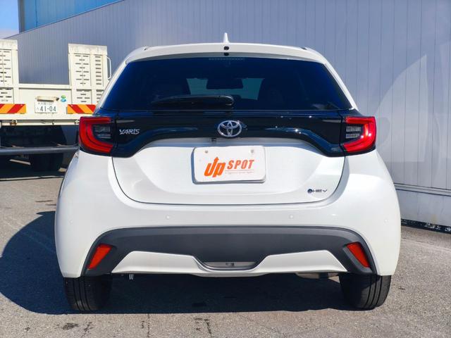 ヤリス ハイブリッドＧ　ディスプレイオーディオ　バックカメラ　ブラインドスポットモニター　安心降車アシスト　前席シートヒーター　３灯式ＬＥＤヘッドライト　ＡＣＣ　ＥＴＣ２．０　ミラー型前後ドラレコ　ＨＤＭＩ再生　スペアキー（12枚目）