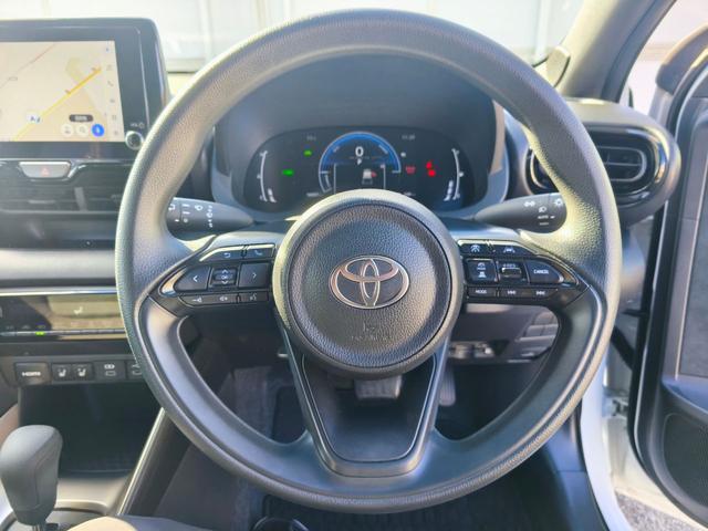 ヤリス ハイブリッドＧ　ディスプレイオーディオ　バックカメラ　ブラインドスポットモニター　安心降車アシスト　前席シートヒーター　３灯式ＬＥＤヘッドライト　ＡＣＣ　ＥＴＣ２．０　ミラー型前後ドラレコ　ＨＤＭＩ再生　スペアキー（17枚目）