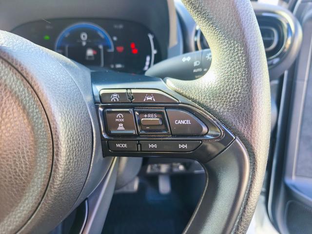 ヤリス ハイブリッドＧ　ディスプレイオーディオ　バックカメラ　ブラインドスポットモニター　安心降車アシスト　前席シートヒーター　３灯式ＬＥＤヘッドライト　ＡＣＣ　ＥＴＣ２．０　ミラー型前後ドラレコ　ＨＤＭＩ再生　スペアキー（19枚目）