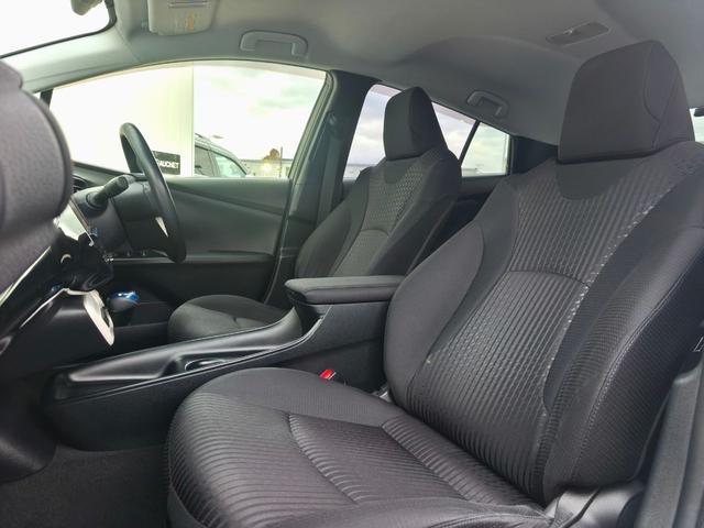 プリウス Ｓセーフティプラス　純正９インチナビ　バックカメラ　カラーヘッドアップディスプレイ　ＰＫＳＢ　コムテック前後ドラレコ　ＡＣＣ　レーンアシスト　フルセグＴＶ　ＤＶＤ　ＢＴ　ＥＴＣ２．０　スペアタイヤ　スペアキー（29枚目）