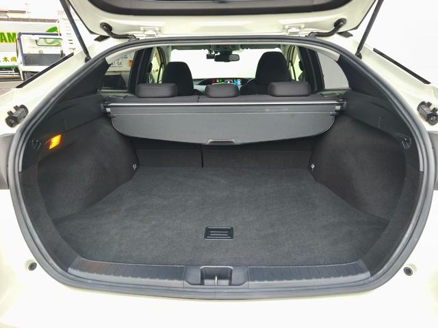 プリウス Ｓセーフティプラス　純正９インチナビ　バックカメラ　カラーヘッドアップディスプレイ　ＰＫＳＢ　コムテック前後ドラレコ　ＡＣＣ　レーンアシスト　フルセグＴＶ　ＤＶＤ　ＢＴ　ＥＴＣ２．０　スペアタイヤ　スペアキー（31枚目）