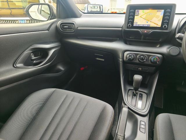 ヤリス X ディスプレイオーディオ 純正ナビキット パノラミックビューモニター ブラインドスポットモニター パーキングサポートブレーキ フルセグTV ETC 純正フロントドラレコ ACC スペアキー(15枚目)