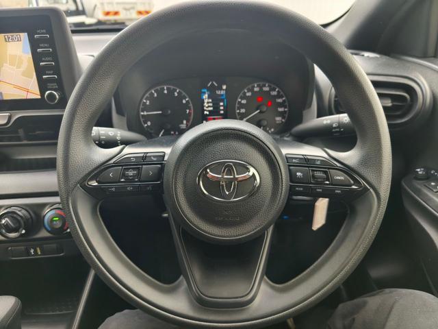 ヤリス X ディスプレイオーディオ 純正ナビキット パノラミックビューモニター ブラインドスポットモニター パーキングサポートブレーキ フルセグTV ETC 純正フロントドラレコ ACC スペアキー(16枚目)