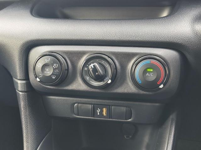 ヤリス X ディスプレイオーディオ 純正ナビキット パノラミックビューモニター ブラインドスポットモニター パーキングサポートブレーキ フルセグTV ETC 純正フロントドラレコ ACC スペアキー(21枚目)