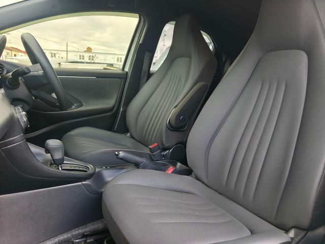 ヤリス X ディスプレイオーディオ 純正ナビキット パノラミックビューモニター ブラインドスポットモニター パーキングサポートブレーキ フルセグTV ETC 純正フロントドラレコ ACC スペアキー(29枚目)