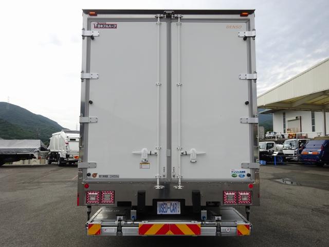 低温冷凍車 -30℃設定 床下格納ゲート 左片開き扉 ワイド ベッド付 2450kg積載(6枚目)