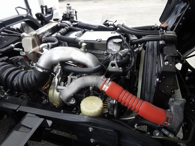 低温冷凍車 -30℃設定 床下格納ゲート 左片開き扉 ワイド ベッド付 2450kg積載(10枚目)