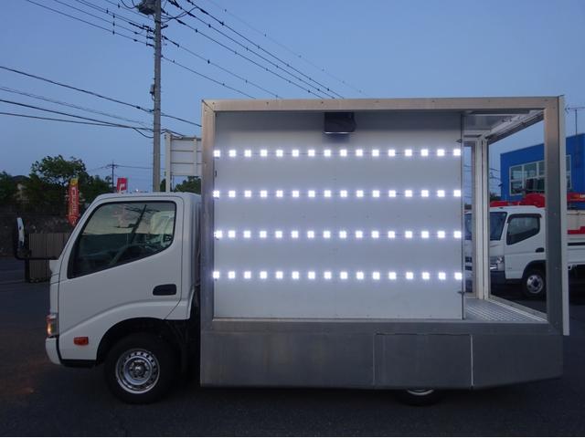 　アドトラック　放送宣伝車　移動看板車　サブバッテリー式　ＬＥＤ３面照明　サブバッテリー式　標準幅　１０尺　オートマ車　普通免許３．５ｔ対応(15枚目)