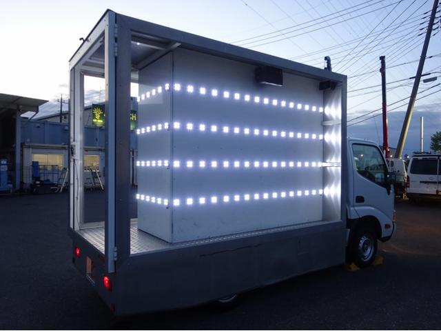 　アドトラック　放送宣伝車　移動看板車　サブバッテリー式　ＬＥＤ３面照明　サブバッテリー式　標準幅　１０尺　オートマ車　普通免許３．５ｔ対応(17枚目)