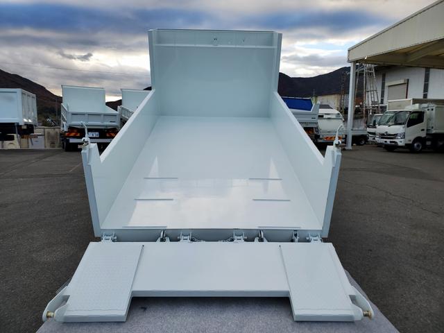 　増トン　ローダーダンプ　スライドダンプ　新明和工業　ＳＤ４－３０Ｚ　ローダーラジコン付　標準幅　ベッド付　６．８トン積載　３．６ｍボディ(7枚目)