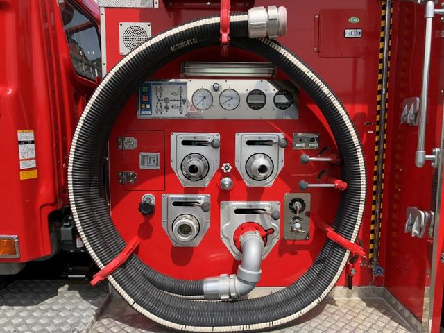 ヒノレンジャー 　水槽付消防車　４ＷＤ　容量２０００Ｌ　吉谷機械製作所　Ａ－２級　消防用積載梯子　標準幅　Ｗキャブ　６人乗り　６速ＭＴ　アドブルー不要（17枚目）