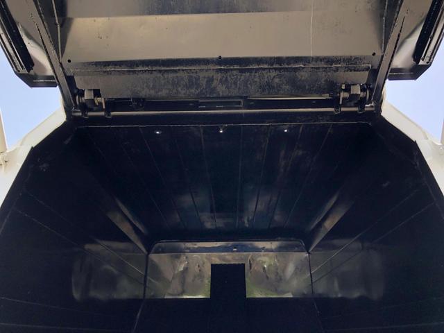 エルフトラック 　回転プレス式パッカー車　７．８ｍ３　新明和工業　２．９ｔ積み　回転式積込　排出板　連続積込　汚水タンク　ワイド　ロング　１５５馬力（20枚目）