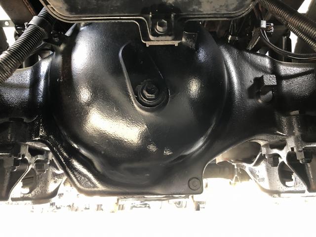 プロフィア 土砂禁深ダンプ 水密仕様 ロングダンプ 12.8t積載 新明和 舟底型 容積25.2KL 3軸1デフ ベッド付 リヤエアサス 7速MT(11枚目)