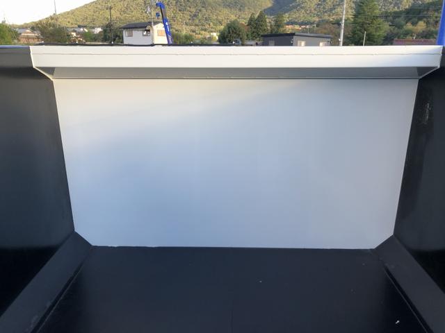 プロフィア 土砂禁深ダンプ 水密仕様 ロングダンプ 12.8t積載 新明和 舟底型 容積25.2KL 3軸1デフ ベッド付 リヤエアサス 7速MT(17枚目)