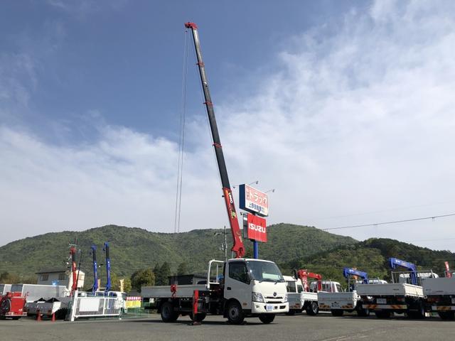 デュトロ 　５段クレーン付　古河ユニック製　３．５トン積載　ワイド幅　超ロング　４．３ｍボディ　超ワイド角足アウトリガ　木製あおり３方開　床板張り（18枚目）