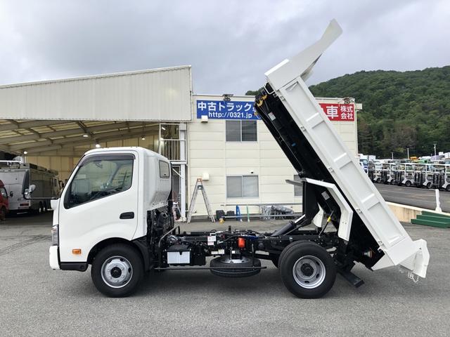 デュトロ 　ローダーダンプ　新明和工業製　３．７トン積載　ワイド　１１尺ミドル　高床　道板兼用リヤゲート　スライド用ラジコン付　角底ボディ　アドブルー不要（7枚目）