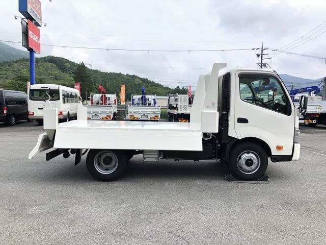 デュトロ 　ローダーダンプ　新明和工業製　３．７トン積載　ワイド　１１尺ミドル　高床　道板兼用リヤゲート　スライド用ラジコン付　角底ボディ　アドブルー不要（12枚目）