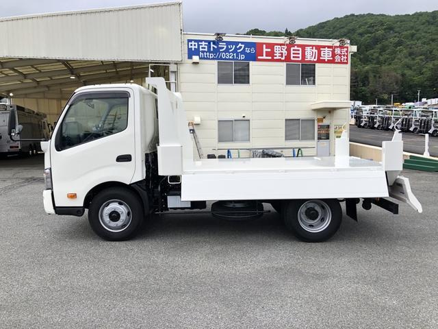 デュトロ 　ローダーダンプ　新明和工業製　３．７トン積載　ワイド　１１尺ミドル　高床　道板兼用リヤゲート　スライド用ラジコン付　角底ボディ　アドブルー不要（13枚目）