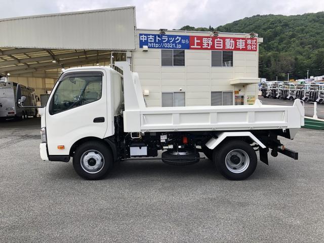 デュトロ 　ローダーダンプ　新明和工業製　３．７トン積載　ワイド　１１尺ミドル　高床　道板兼用リヤゲート　スライド用ラジコン付　角底ボディ　アドブルー不要（23枚目）