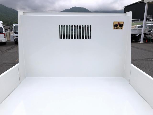 デュトロ 　ローダーダンプ　新明和工業製　３．７トン積載　ワイド　１１尺ミドル　高床　道板兼用リヤゲート　スライド用ラジコン付　角底ボディ　アドブルー不要（24枚目）