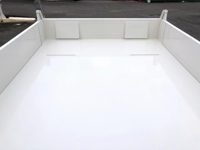 デュトロ 　ローダーダンプ　新明和工業製　３．７トン積載　ワイド　１１尺ミドル　高床　道板兼用リヤゲート　スライド用ラジコン付　角底ボディ　アドブルー不要（25枚目）
