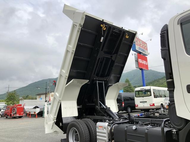 デュトロ 　ローダーダンプ　新明和工業製　３．７トン積載　ワイド　１１尺ミドル　高床　道板兼用リヤゲート　スライド用ラジコン付　角底ボディ　アドブルー不要（35枚目）