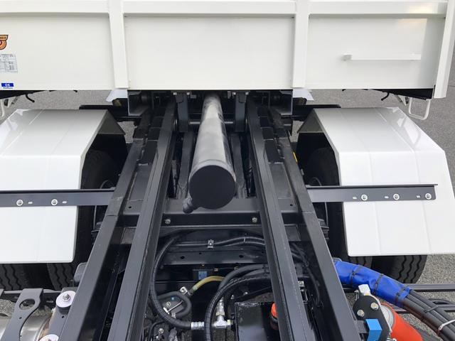 デュトロ 　ローダーダンプ　新明和工業製　３．７トン積載　ワイド　１１尺ミドル　高床　道板兼用リヤゲート　スライド用ラジコン付　角底ボディ　アドブルー不要（40枚目）