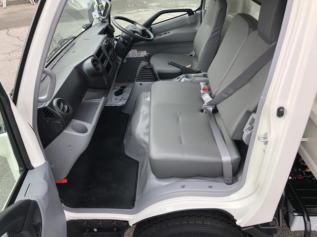 デュトロ 　ローダーダンプ　新明和工業製　３．７トン積載　ワイド　１１尺ミドル　高床　道板兼用リヤゲート　スライド用ラジコン付　角底ボディ　アドブルー不要（58枚目）