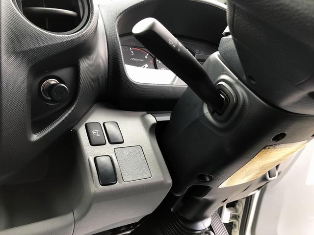 デュトロ 　ローダーダンプ　新明和工業製　３．７トン積載　ワイド　１１尺ミドル　高床　道板兼用リヤゲート　スライド用ラジコン付　角底ボディ　アドブルー不要（61枚目）