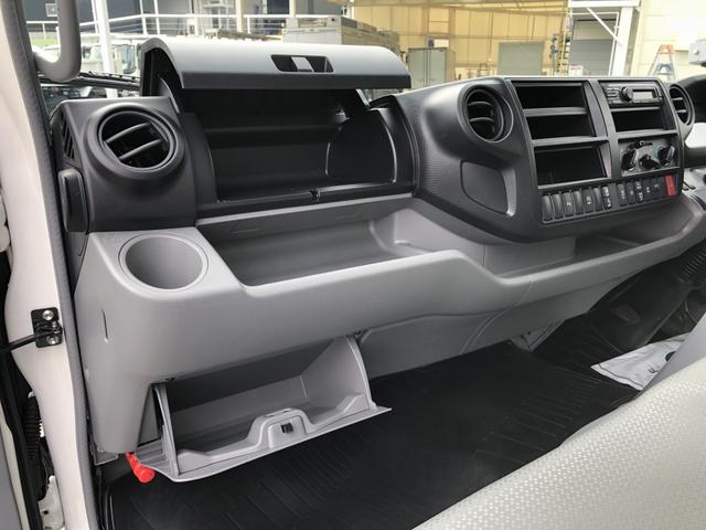 デュトロ 　ローダーダンプ　新明和工業製　３．７トン積載　ワイド　１１尺ミドル　高床　道板兼用リヤゲート　スライド用ラジコン付　角底ボディ　アドブルー不要（66枚目）