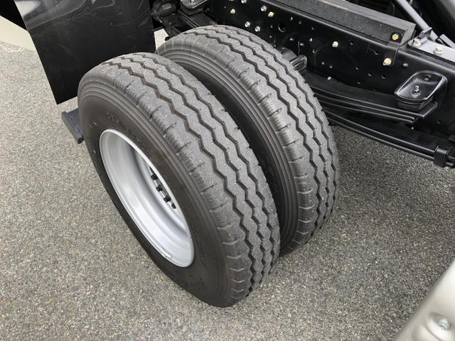 デュトロ 　ローダーダンプ　新明和工業製　３．７トン積載　ワイド　１１尺ミドル　高床　道板兼用リヤゲート　スライド用ラジコン付　角底ボディ　アドブルー不要（73枚目）