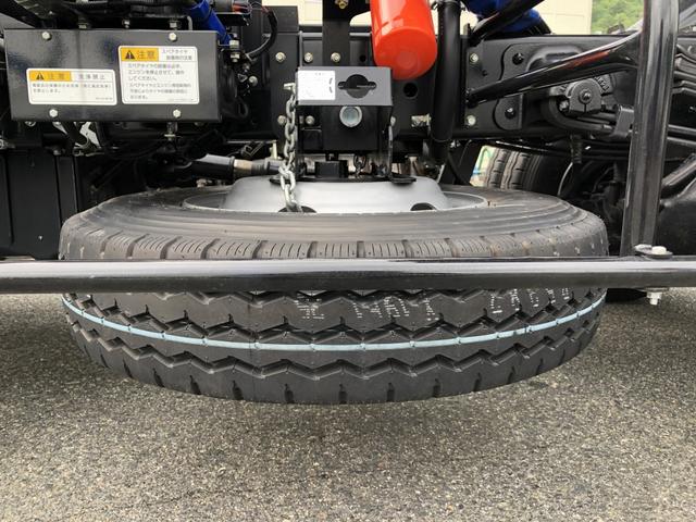 デュトロ 　ローダーダンプ　新明和工業製　３．７トン積載　ワイド　１１尺ミドル　高床　道板兼用リヤゲート　スライド用ラジコン付　角底ボディ　アドブルー不要（75枚目）