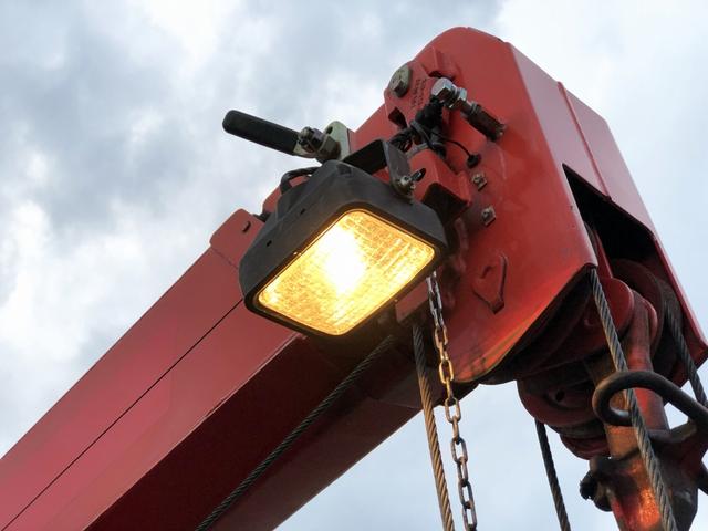 ヒノレンジャー 　増トン　救助工作車　消防車　モリタ製　Ｗキャブ　５人乗り　４ＷＤ　タダノ製３段クレーン付　前後ウインチ付　投光器　貫通式収納　ワイド角足アウトリガ（15枚目）