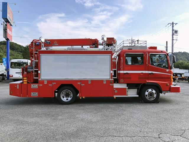 ヒノレンジャー 　増トン　救助工作車　消防車　モリタ製　Ｗキャブ　５人乗り　４ＷＤ　タダノ製３段クレーン付　前後ウインチ付　投光器　貫通式収納　ワイド角足アウトリガ（27枚目）