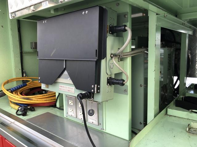 ヒノレンジャー 　増トン　救助工作車　消防車　モリタ製　Ｗキャブ　５人乗り　４ＷＤ　タダノ製３段クレーン付　前後ウインチ付　投光器　貫通式収納　ワイド角足アウトリガ（32枚目）