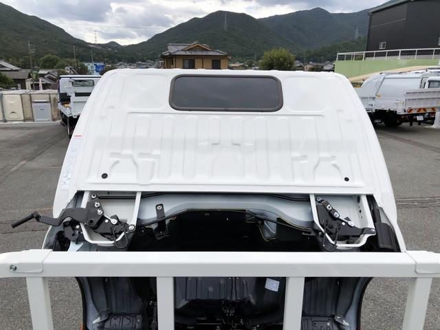 ダイナトラック 　平ボディ　１２５０ｋｇ積載　４ナンバー　ガソリン車　３．１ｍボディ　Ｗタイヤ　標準幅　１０尺　低床ジャストロー　木製あおり３方開（41枚目）