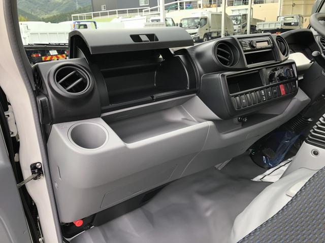 ダイナトラック 　平ボディ　１２５０ｋｇ積載　４ナンバー　ガソリン車　３．１ｍボディ　Ｗタイヤ　標準幅　１０尺　低床ジャストロー　木製あおり３方開（65枚目）
