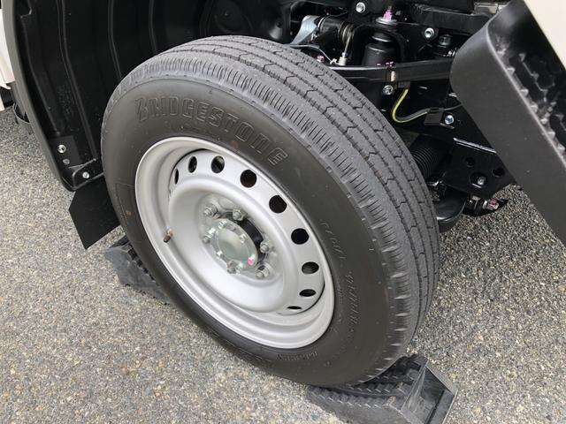 ダイナトラック 　平ボディ　１２５０ｋｇ積載　４ナンバー　ガソリン車　３．１ｍボディ　Ｗタイヤ　標準幅　１０尺　低床ジャストロー　木製あおり３方開（68枚目）