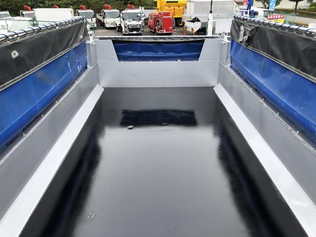 プロフィア 　土砂ダンプ　８．１トン積載　極東開発工業製　電動コボレーン付　３軸２デフ　ベッド付　５．１ｍボディ　角底一方開　７速ＭＴ　４１０馬力（16枚目）