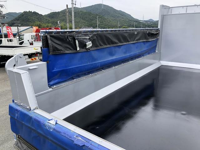 プロフィア 　土砂ダンプ　８．１トン積載　極東開発工業製　電動コボレーン付　３軸２デフ　ベッド付　５．１ｍボディ　角底一方開　７速ＭＴ　４１０馬力（21枚目）