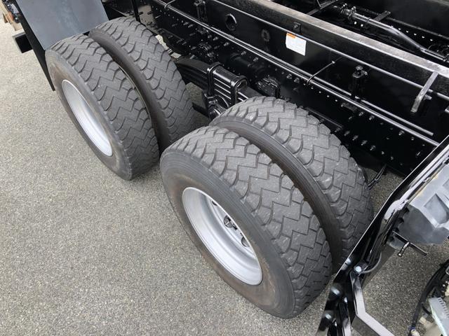 プロフィア 　土砂ダンプ　８．１トン積載　極東開発工業製　電動コボレーン付　３軸２デフ　ベッド付　５．１ｍボディ　角底一方開　７速ＭＴ　４１０馬力（63枚目）