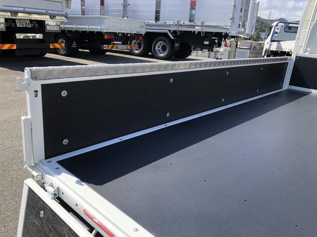 エルフトラック  エルフミオ 平ボディ 移動販売車ベース 1.3トン積載 3.1mボディ AT車 4ナンバー 標準幅 10尺 低床 木製あおり3方開 120馬力(31枚目)