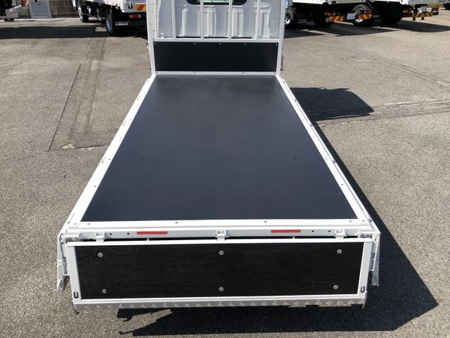 エルフトラック  エルフミオ 平ボディ 移動販売車ベース 1.3トン積載 3.1mボディ AT車 4ナンバー 標準幅 10尺 低床 木製あおり3方開 120馬力(33枚目)