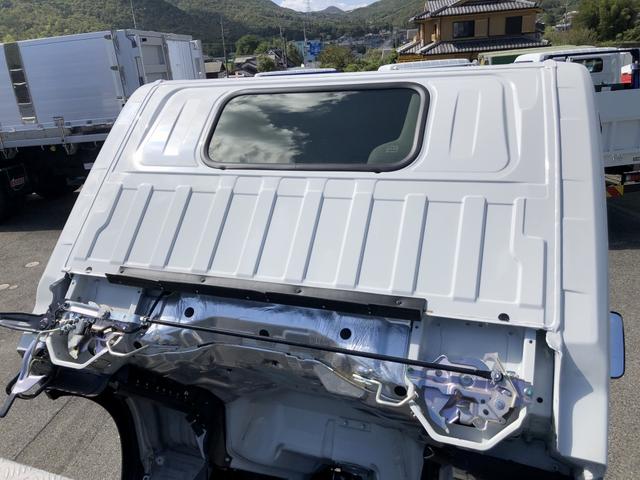 エルフトラック  エルフミオ 平ボディ 移動販売車ベース 1.3トン積載 3.1mボディ AT車 4ナンバー 標準幅 10尺 低床 木製あおり3方開 120馬力(45枚目)