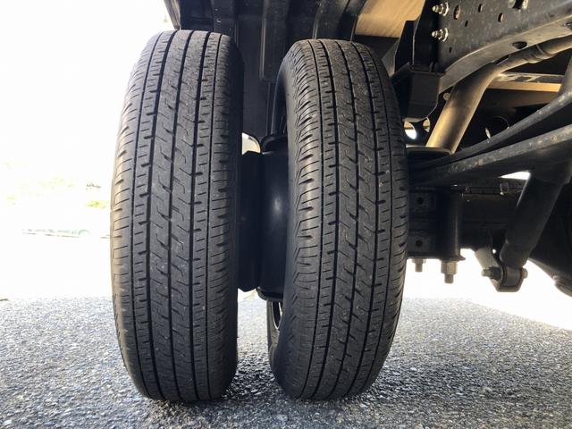 エルフトラック  エルフミオ 平ボディ 移動販売車ベース 1.3トン積載 3.1mボディ AT車 4ナンバー 標準幅 10尺 低床 木製あおり3方開 120馬力(70枚目)