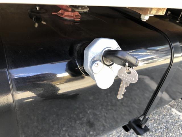 エルフトラック  エルフミオ 平ボディ 移動販売車ベース 1.3トン積載 3.1mボディ AT車 4ナンバー 標準幅 10尺 低床 木製あおり3方開 120馬力(75枚目)