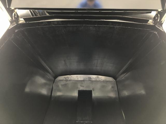 エルフトラック プレス式パッカー車 8.4m3 新明和工業製 2550kg積載 セミATスムーサーEx 連続積込 汚水タンク付 ワイド幅 ロング(24枚目)