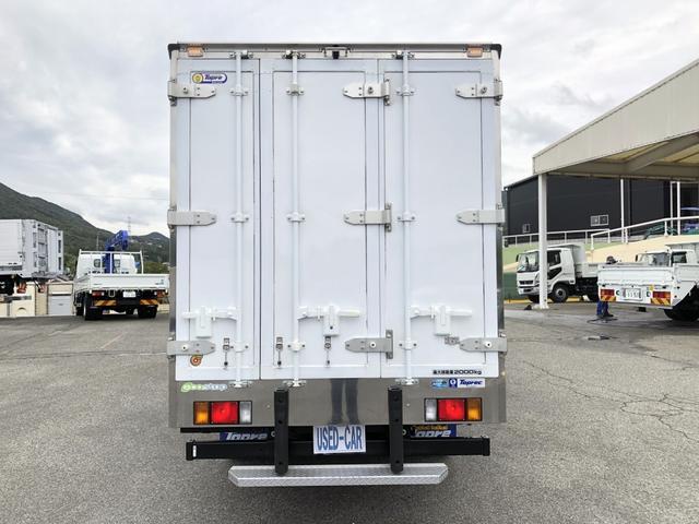 エルフトラック 中温冷凍車 -5℃設定 東プレ製 スタンバイ機能付 左右スライドドア リヤ3枚観音式扉 標準幅 11尺ミドル 全低床 2t積載 AT車(12枚目)