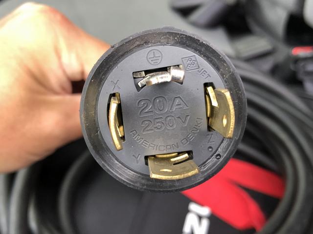 エルフトラック 中温冷凍車 -5℃設定 東プレ製 スタンバイ機能付 左右スライドドア リヤ3枚観音式扉 標準幅 11尺ミドル 全低床 2t積載 AT車(17枚目)